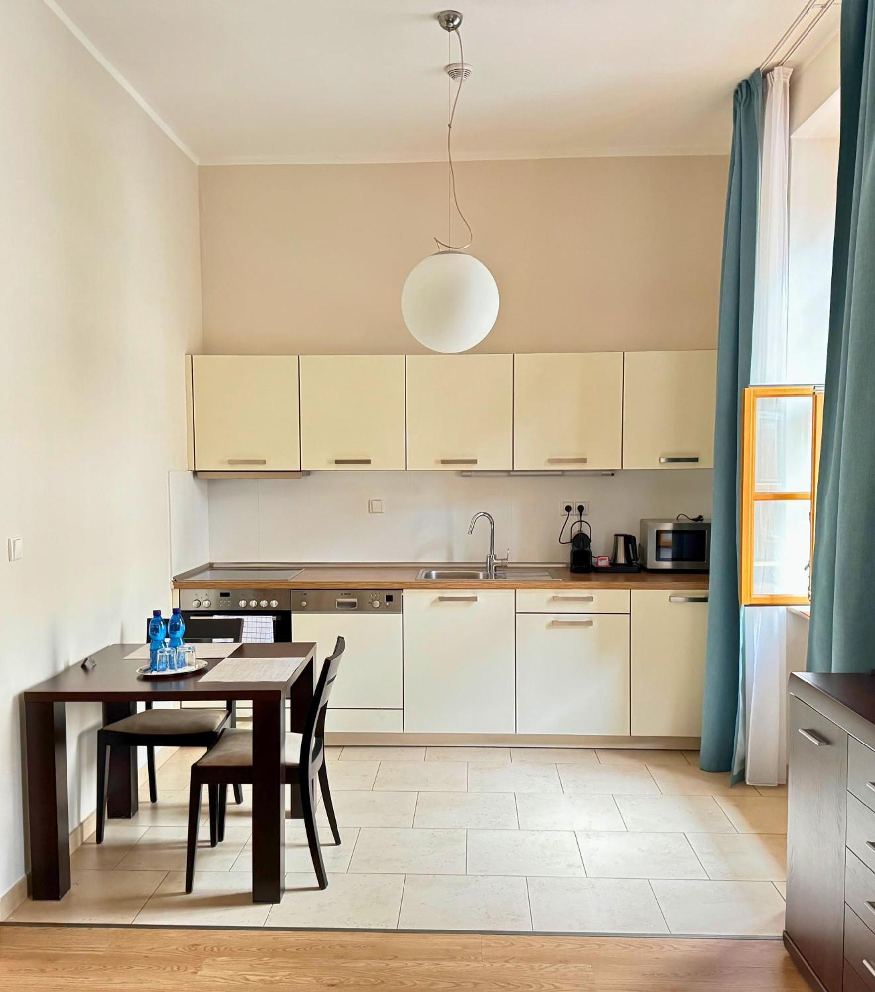 Rezidence Ostrovni Aparthotel Prag Rum bild