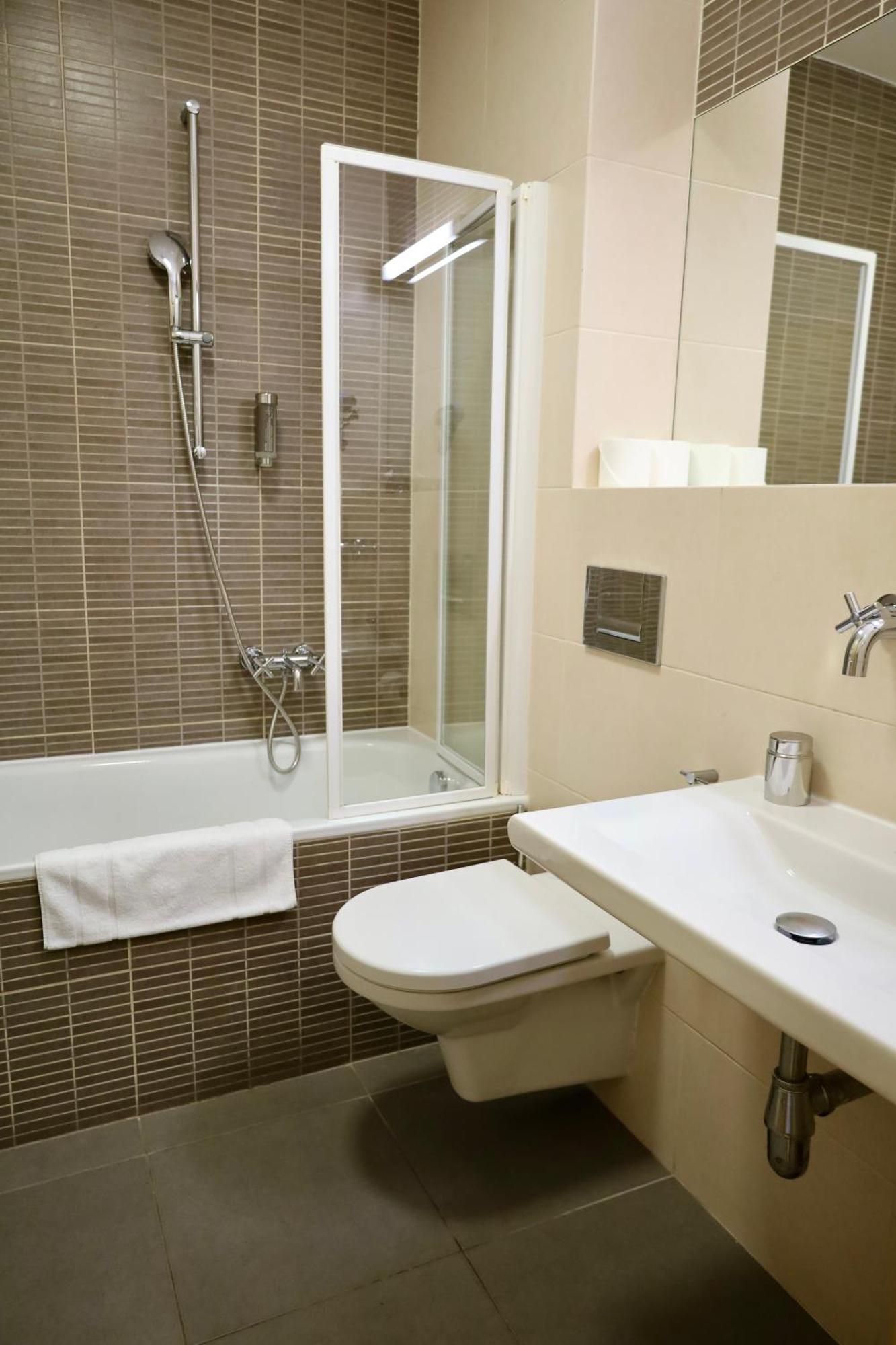 Rezidence Ostrovni Aparthotel Prag Exteriör bild