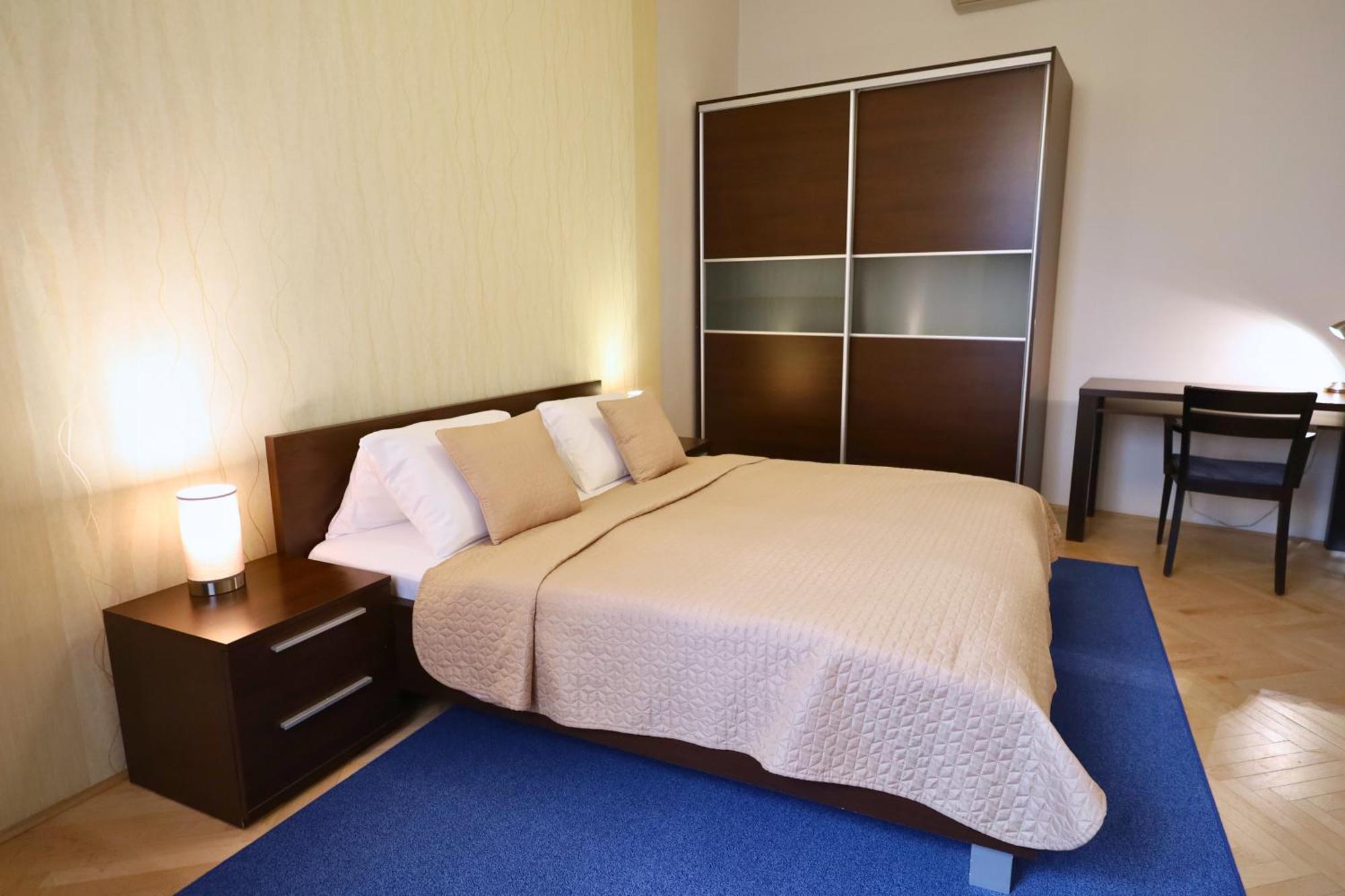 Rezidence Ostrovni Aparthotel Prag Exteriör bild